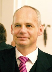 Dr. Dirk Hansen